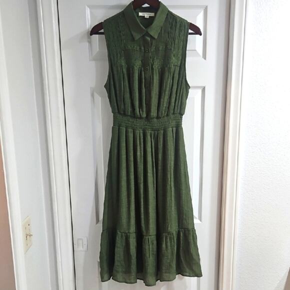 Elegant Green Sleeveless Midi Dress - Picture 1 of 6